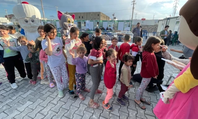 Adıyaman’da yetim ve öksüz çocuklara bayramlık